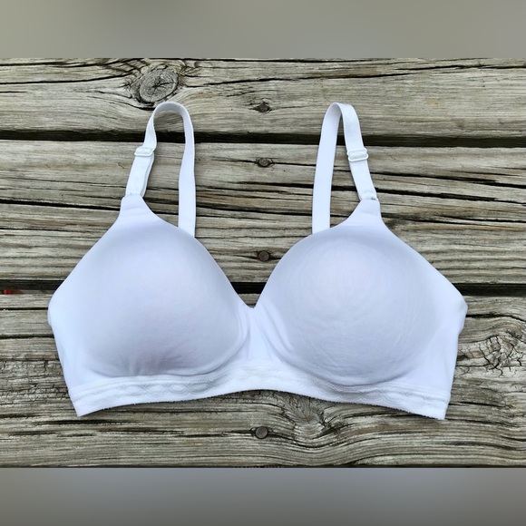 2/$10 Ladies 36C WARNERS Solid White Softest Tshirt Bra No Underwire Adj Strap - Picture 1 of 9